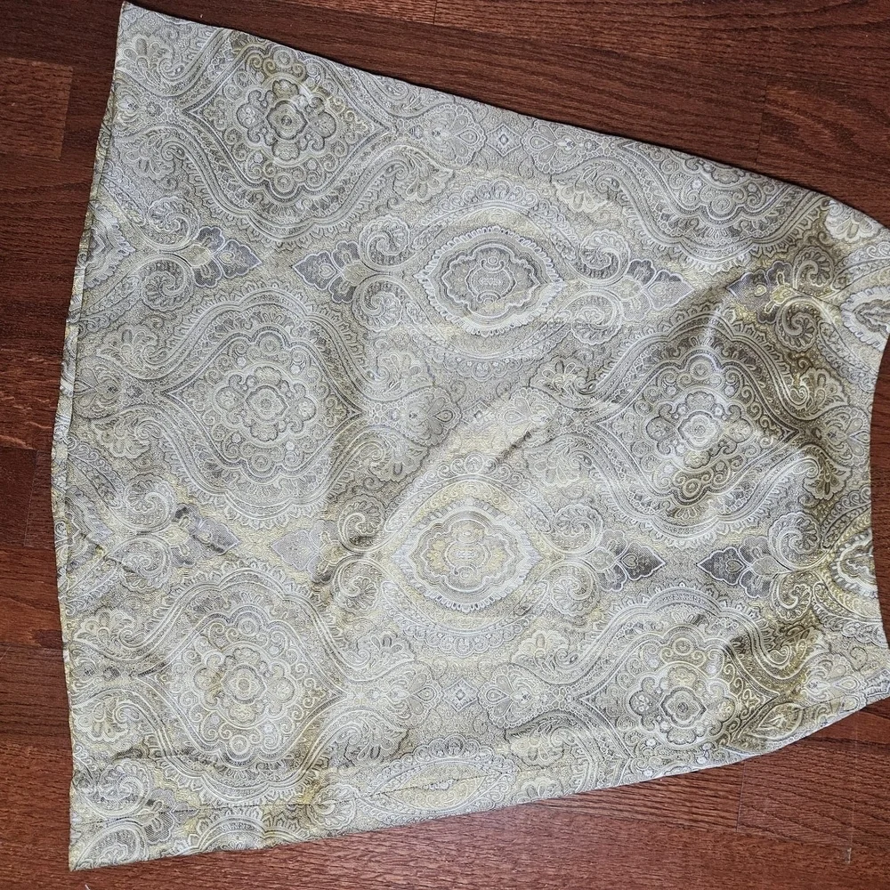 Talbots Gray and White A-Line Knee-Length Skirt